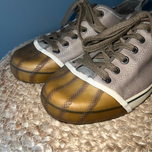 Sorel Sentry Dune Canvas Sneakers - Picture 4 of 9